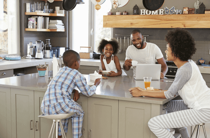 As our children grow up, it gets harder to find ideas and activities to foster strong family connections. But this idea for a family meeting that parents can use to build a strong family connection that lasts and lasts! #familyconnection #familymeeting www.themidlifemamas.com